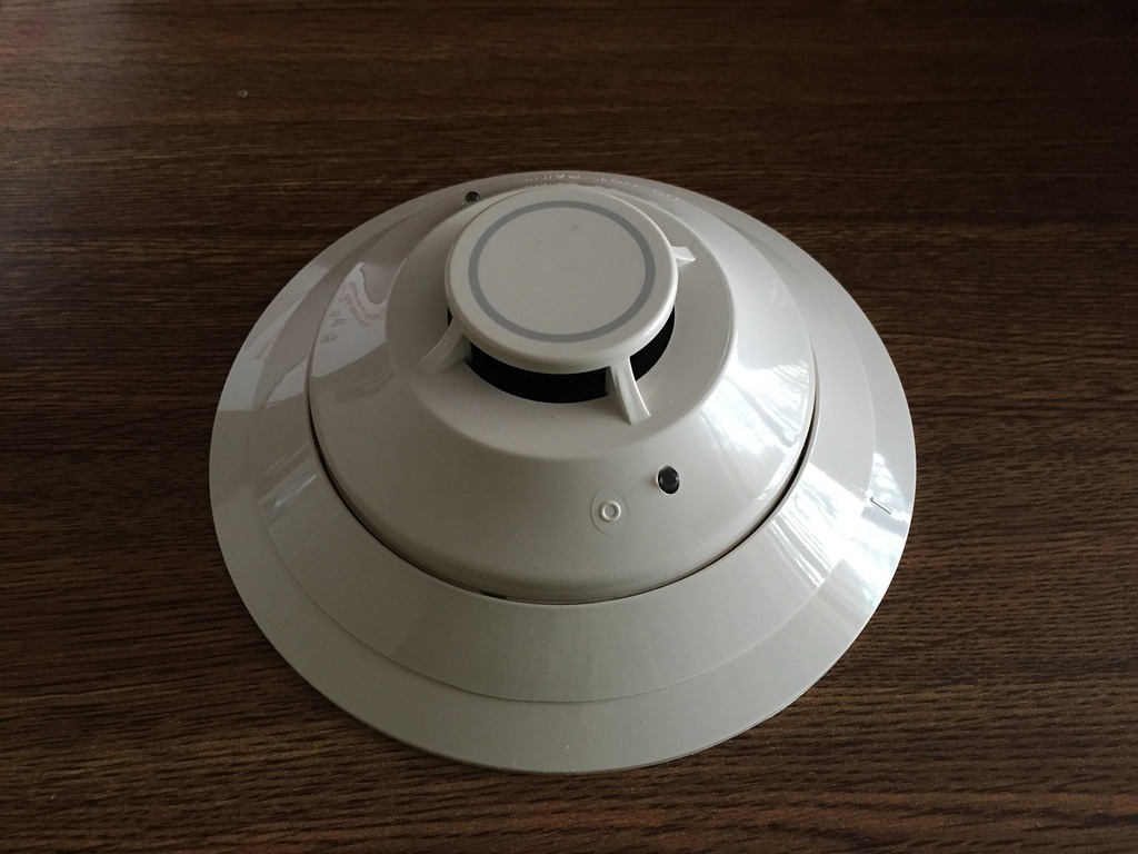 Addressable Heat Detector w/Rate-of-Rise Thermal Sensor; includes B210LP base.
